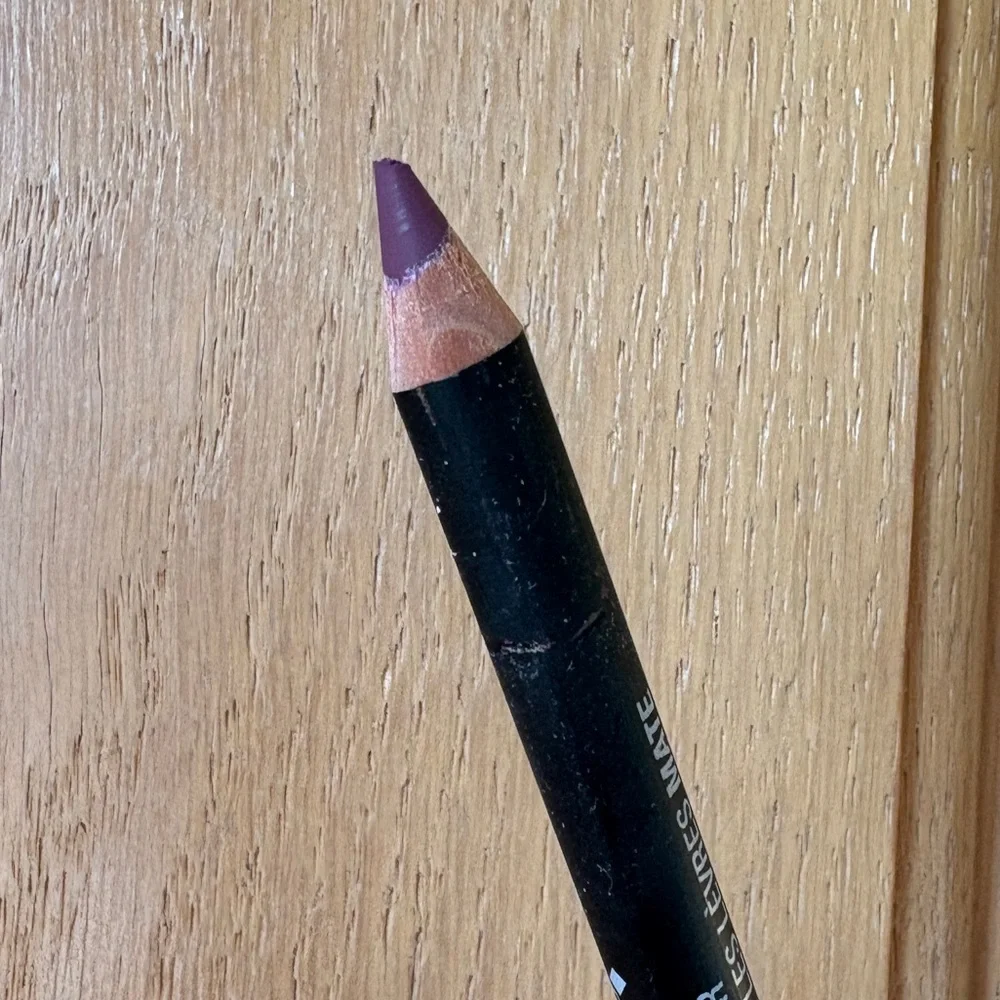 🤍NYX Suede Matte Lip Liner 🤍